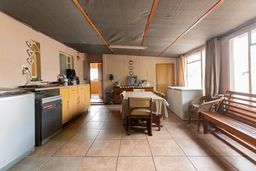 6 Bedroom Property for Sale in Laaiplek Western Cape